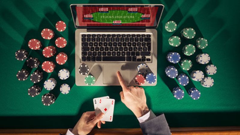 Online Poker Players